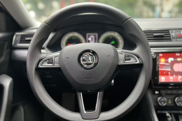 Used Skoda Superb 2018 TSI280 DSG Comfort Edition China V Standard Interior 2