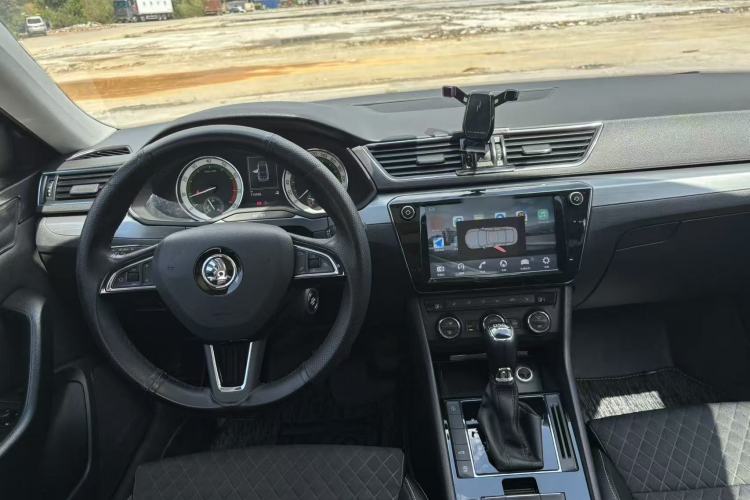 Used Skoda Superb 2018 TSI330 DSG Comfort Edition China V Standard Interior 2