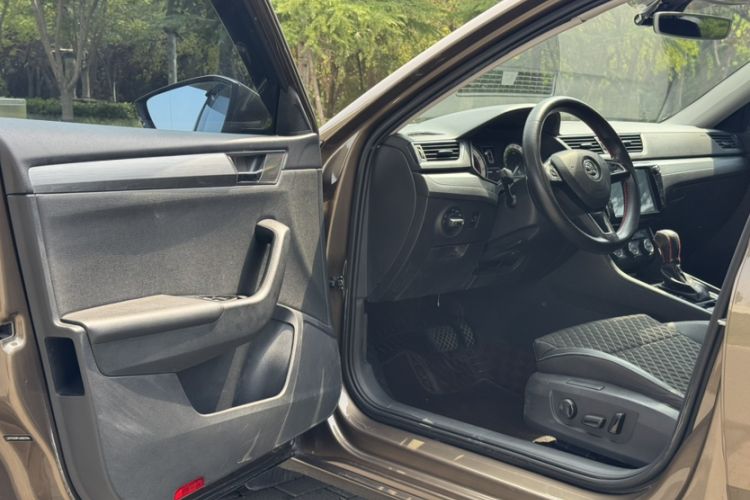 Used Skoda Superb 2018 TSI280 DSG Comfort Edition China V Standard Interior 2