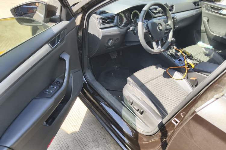 Used Skoda Superb 2018 TSI280 DSG Comfort Edition China V Standard Interior 3