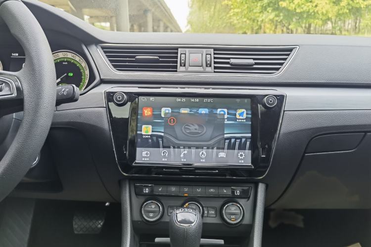 Used Skoda Superb 2018 TSI330 DSG Comfort Edition China V Standard Interior 3