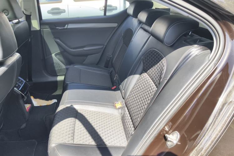 Used Skoda Superb 2018 TSI280 DSG Comfort Edition China V Standard Interior 4
