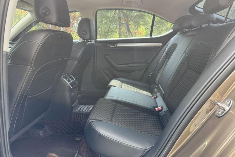 Used Skoda Superb 2018 TSI280 DSG Comfort Edition China V Standard Interior 4