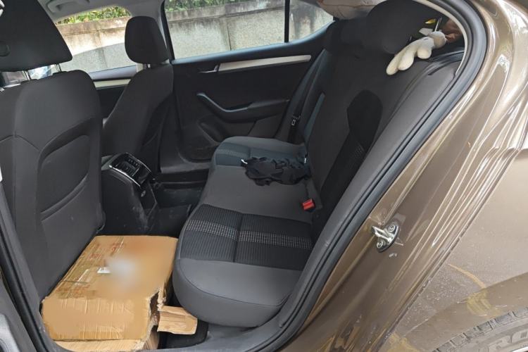 Used Skoda Superb 2018 TSI280 Manual Standard Edition China V Standards Interior 4