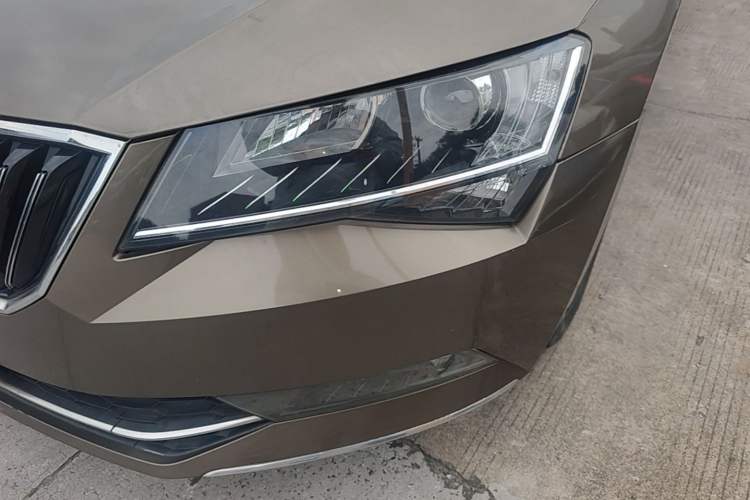 Used Skoda Superb 2018 TSI280 DSG Comfort Edition China V Standard Left Front Headlight