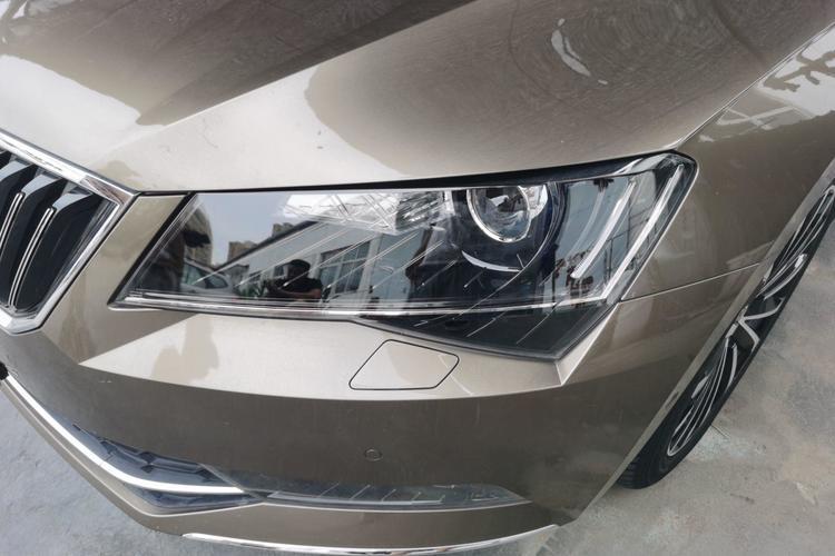 Used Skoda Superb 2018 TSI330 DSG Luxury Edition China V Standard Left Front Headlight
