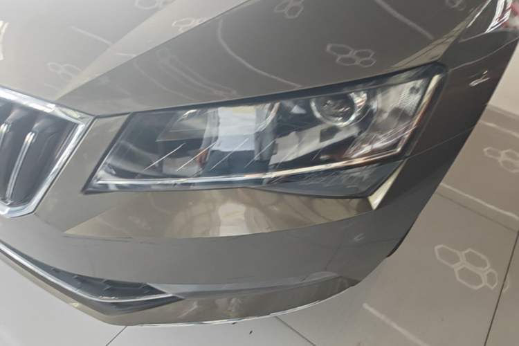 Used Skoda Superb 2018 TSI330 DSG Comfort Edition China VI Standard Left Front Headlight