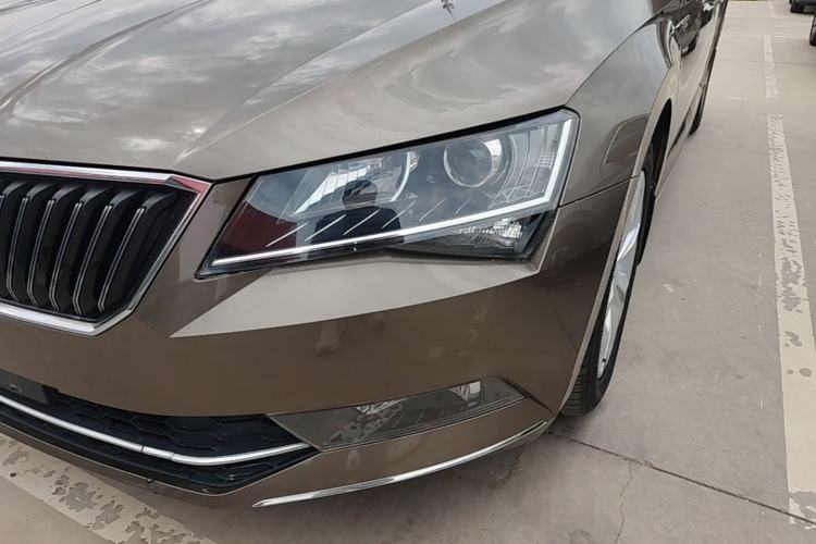 Used Skoda Superb 2018 TSI280 DSG Comfort Edition China V Standard Left Front Headlight