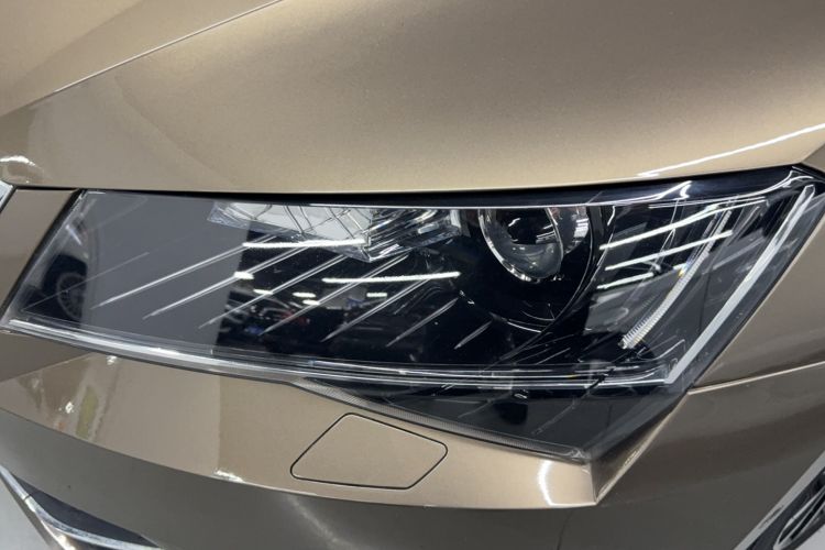 Used Skoda Superb 2018 TSI330 DSG Luxury Edition China V Standard Left Front Headlight