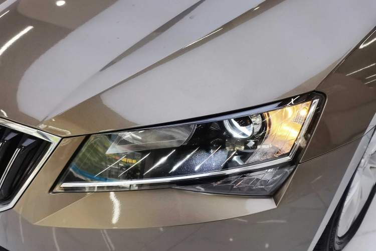 Used Skoda Superb 2018 TSI330 DSG Comfort Edition China V Standard Left Front Headlight