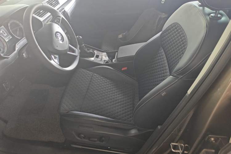 Used Skoda Superb 2018 TSI330 DSG Comfort Edition China VI Standard Left Front Seat