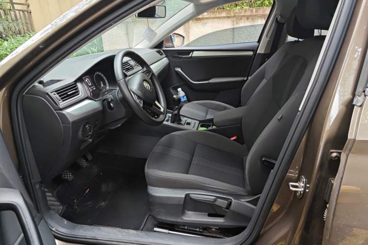 Used Skoda Superb 2018 TSI280 Manual Standard Edition China V Standards Left Front Seat