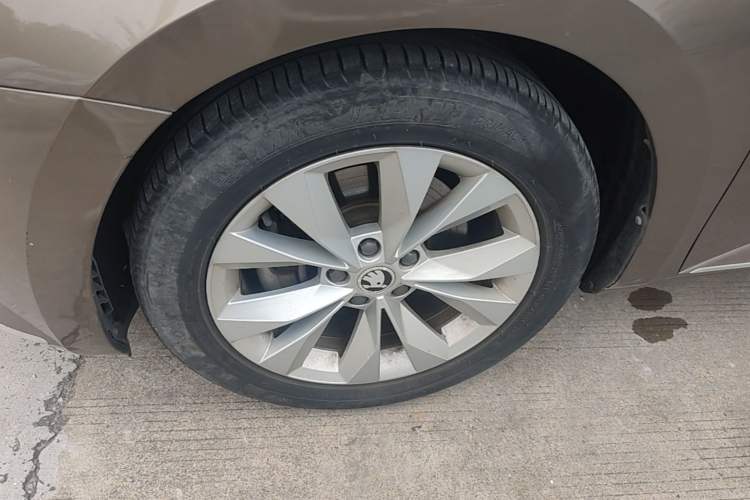 Used Skoda Superb 2018 TSI280 DSG Comfort Edition China V Standard Left Front Wheel Hub