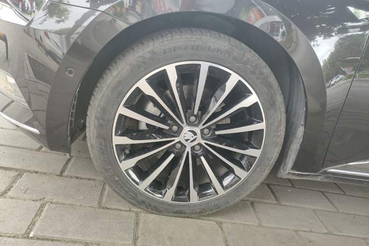 Used Skoda Superb 2018 TSI330 DSG Luxury Edition China V Standard Left Front Wheel Hub