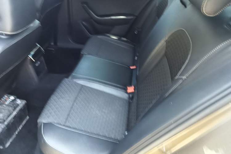Used Skoda Superb 2018 TSI280 DSG Comfort Edition China V Standard Left Rear Seat