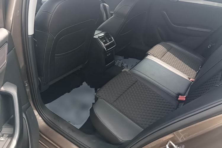 Used Skoda Superb 2018 TSI330 DSG Comfort Edition China V Standard Left Rear Seat