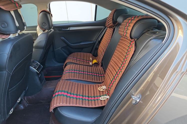 Used Skoda Superb 2018 TSI280 DSG Comfort Edition China V Standard Left Rear Seat
