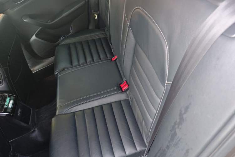 Used Skoda Superb 2018 TSI330 DSG Luxury Edition China V Standard Left Rear Seat