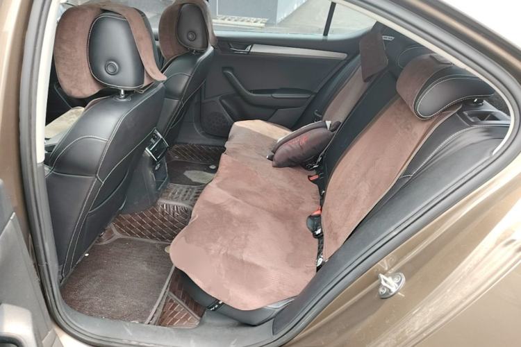 Used Skoda Superb 2018 TSI280 DSG Comfort Edition China V Standard Left Rear Seat