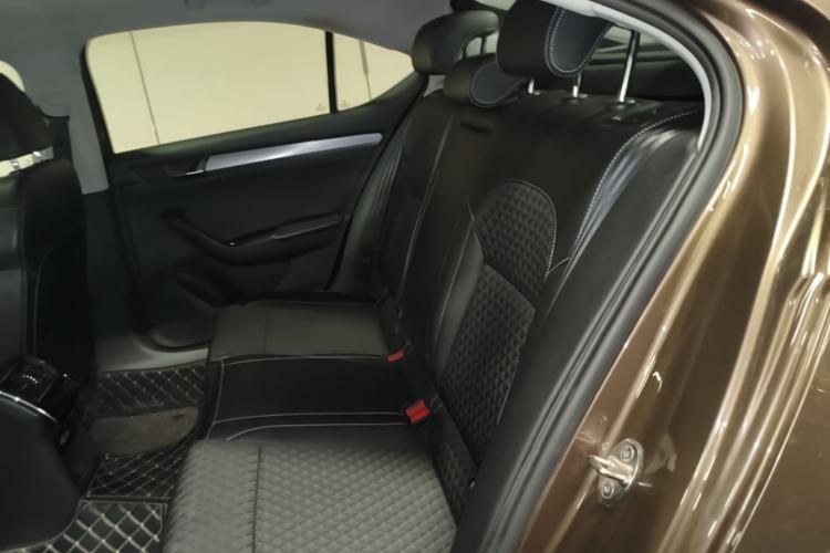 Used Skoda Superb 2018 TSI330 DSG Comfort Edition China V Standard Left Rear Seat
