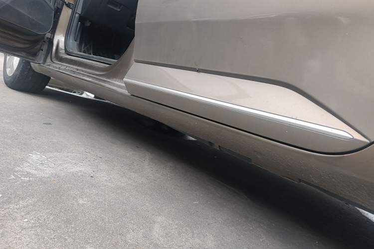 Used Skoda Superb 2018 TSI280 DSG Comfort Edition China V Standard Left Side Sill