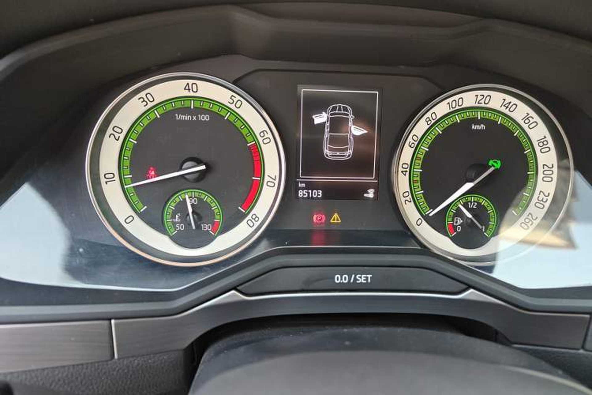Used Skoda Superb 2018 TSI280 DSG Comfort Edition China V Standard Odometer Close Up