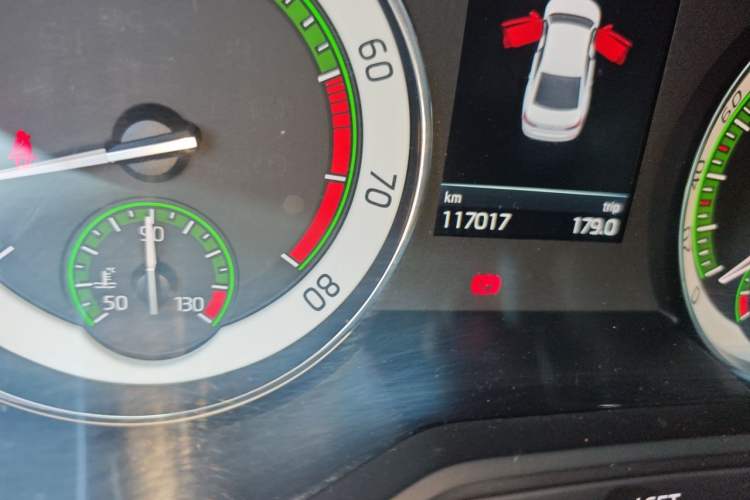 Used Skoda Superb 2018 TSI330 DSG Luxury Edition China V Standard Odometer Close Up