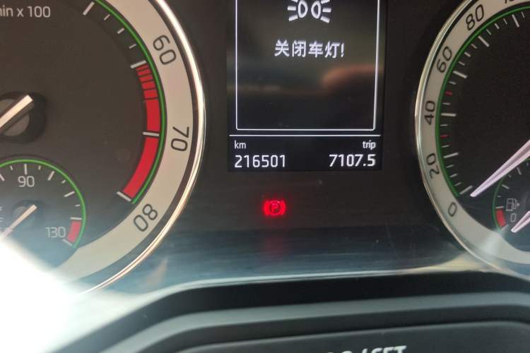 Used Skoda Superb 2018 TSI280 DSG Comfort Edition China V Standard Odometer Close Up