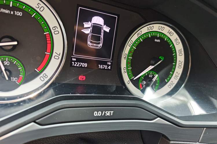 Used Skoda Superb 2018 TSI280 DSG Comfort Edition China V Standard Odometer Close Up