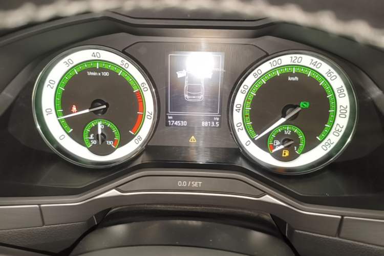Used Skoda Superb 2018 TSI330 DSG Comfort Edition China V Standard Odometer Close Up