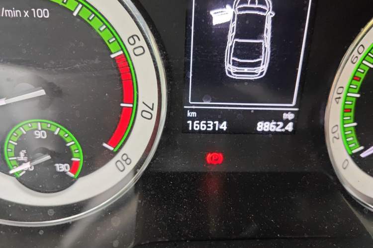 Used Skoda Superb 2018 TSI280 Manual Standard Edition China V Standards Odometer Close Up