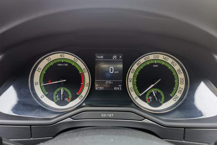 Used Skoda Superb 2018 TSI330 DSG Comfort Edition China V Standard Odometer Close Up