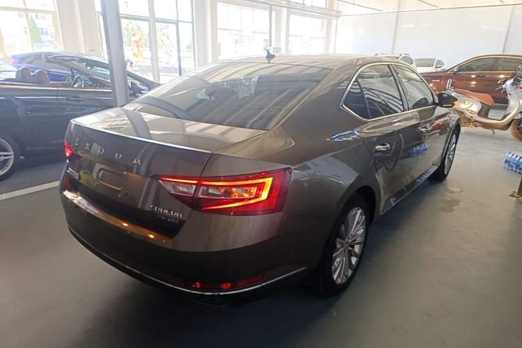 Used Skoda Superb 2018 TSI380 DSG Flagship Edition China V Standard Rear Right 45 Deg