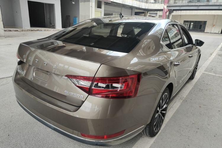 Used Skoda Superb 2018 TSI280 DSG Comfort Edition China VI Standard Rear Right 45 Deg