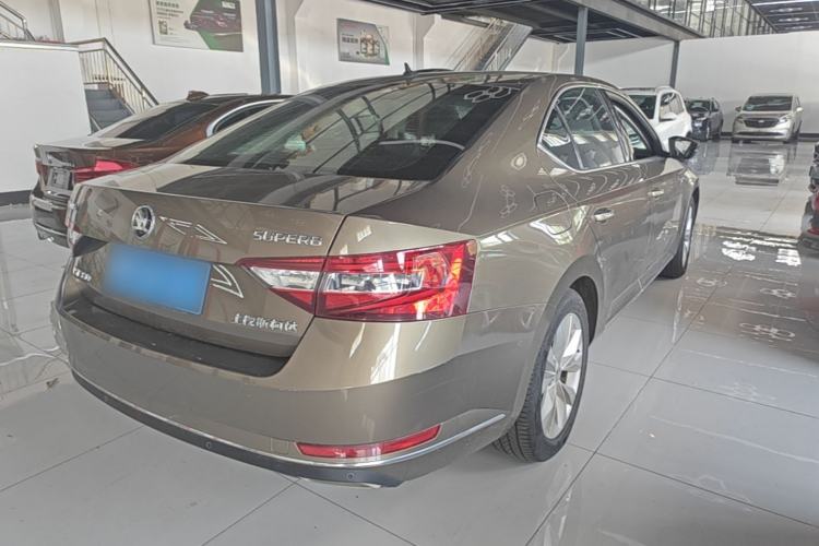 Used Skoda Superb 2018 TSI330 DSG Comfort Edition China VI Standard Rear Right 45 Deg