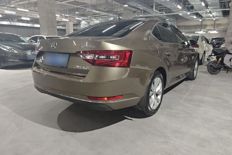 Used Skoda Superb 2018 TSI330 DSG Comfort Edition China V Standard Rear Right 45 Deg