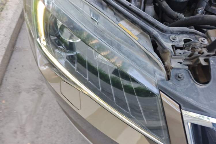 Used Skoda Superb 2018 TSI330 DSG Luxury Edition China V Standard Right Front Headlight