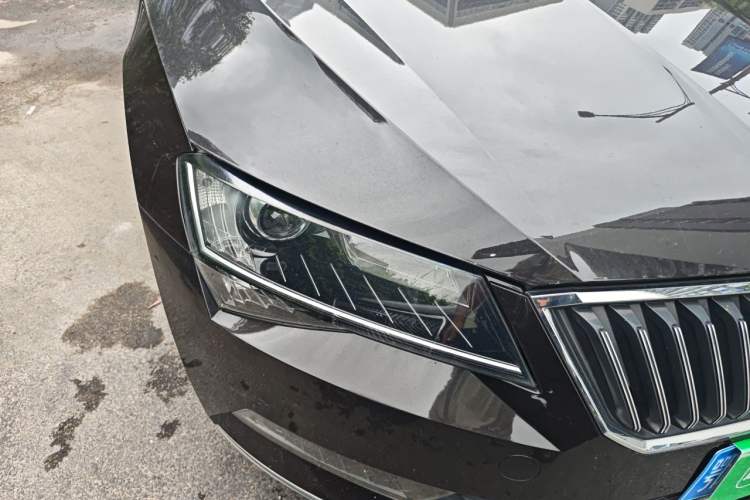 Used Skoda Superb 2018 TSI280 DSG Comfort Edition China V Standard Right Front Headlight