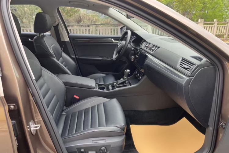 Used Skoda Superb 2018 TSI330 DSG Luxury Edition China V Standard Right Front Seat