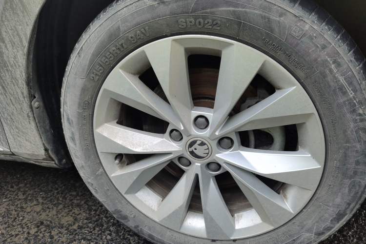 Used Skoda Superb 2018 TSI280 DSG Comfort Edition China V Standard Right Front Wheel Hub