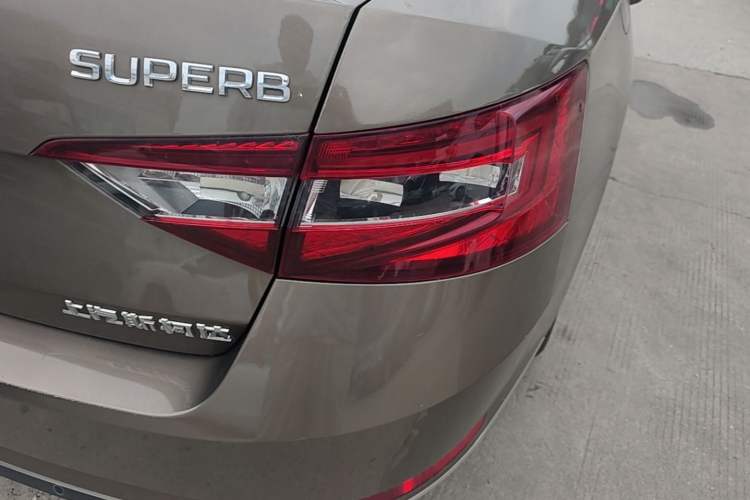 Used Skoda Superb 2018 TSI280 DSG Comfort Edition China V Standard Right Rear Taillight