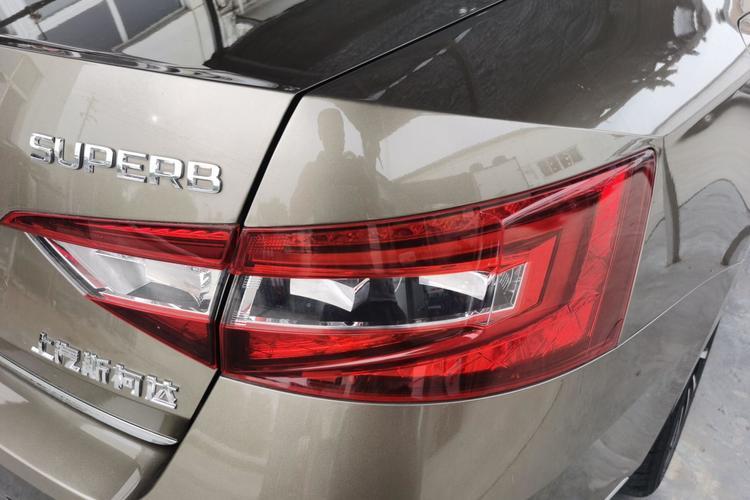 Used Skoda Superb 2018 TSI330 DSG Luxury Edition China V Standard Right Rear Taillight