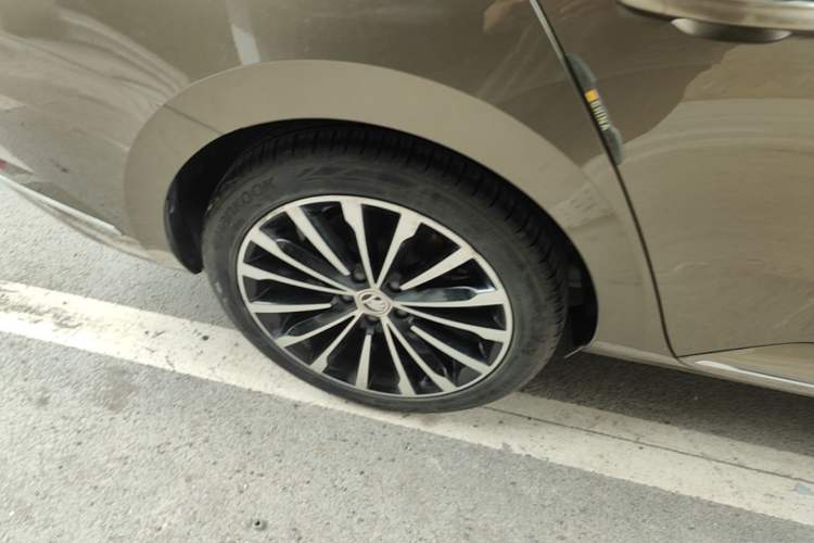 Used Skoda Superb 2018 TSI280 DSG Comfort Edition China VI Standard Right Rear Wheel Hub