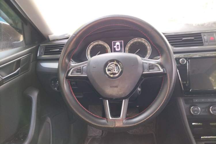 Used Skoda Superb 2018 TSI280 DSG Comfort Edition China V Standard Steering Wheel