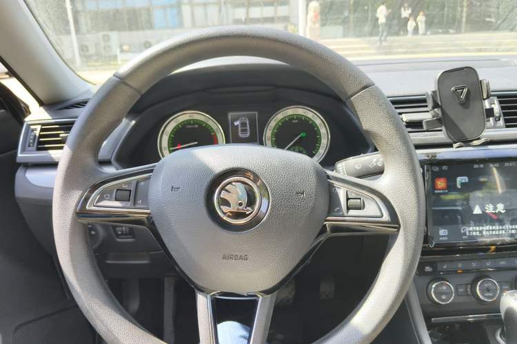 Used Skoda Superb 2018 TSI280 DSG Comfort Edition China V Standard Steering Wheel