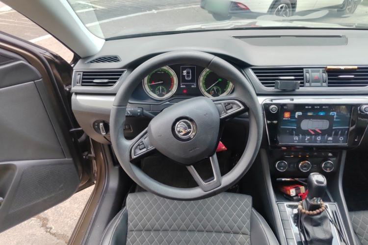 Used Skoda Superb 2018 TSI330 DSG Comfort Edition China V Standard Steering Wheel