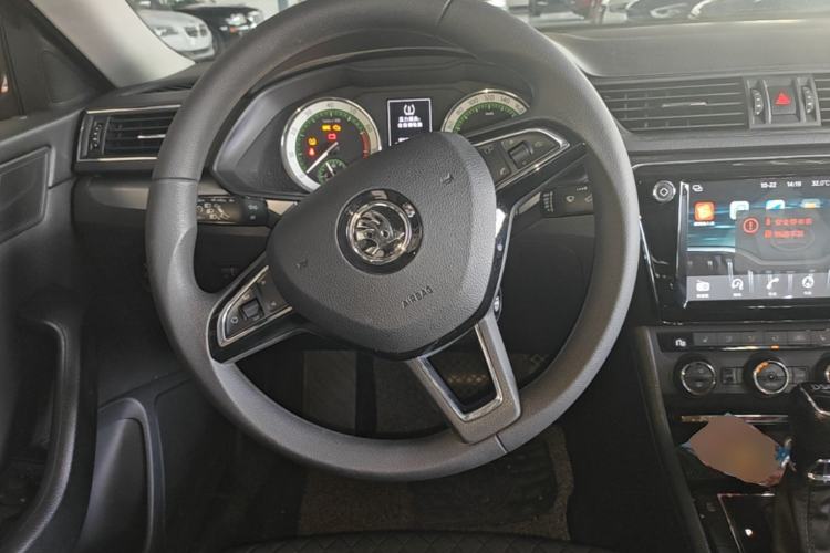 Used Skoda Superb 2018 TSI330 DSG Comfort Edition China VI Standard Steering Wheel