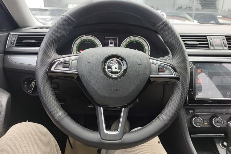 Used Skoda Superb 2018 TSI280 DSG Comfort Edition China V Standard Steering Wheel