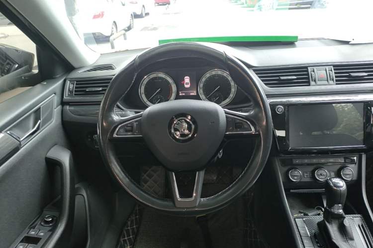 Used Skoda Superb 2018 TSI330 DSG Luxury Edition China V Standard Steering Wheel