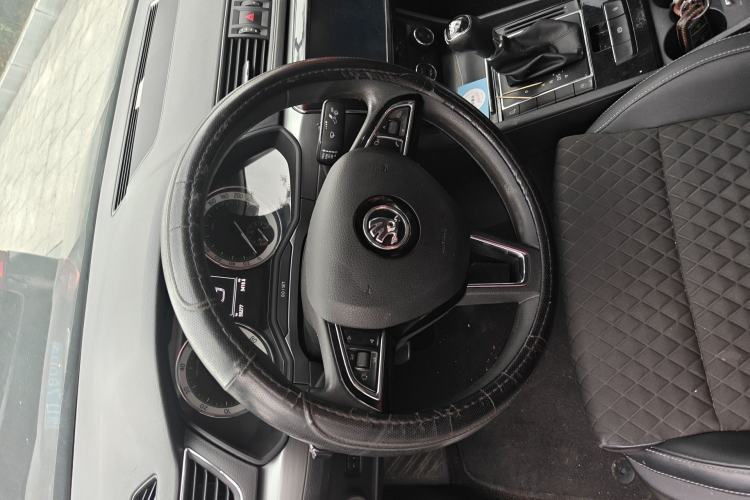Used Skoda Superb 2018 TSI280 DSG Comfort Edition China V Standard Steering Wheel